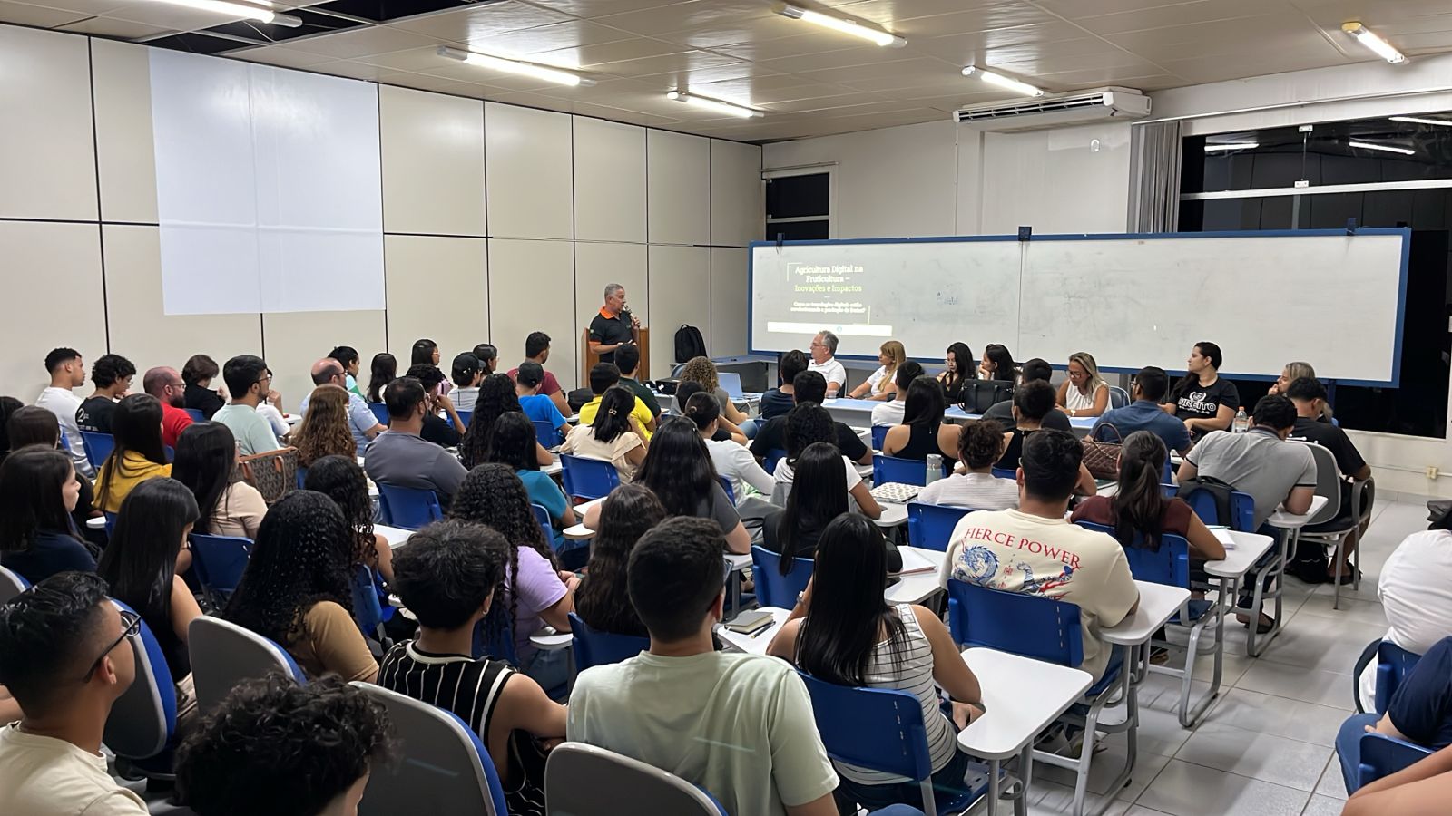Projeto 'Papo de Administrador' debate o impacto das tecnologias digitais na fruticultura regional