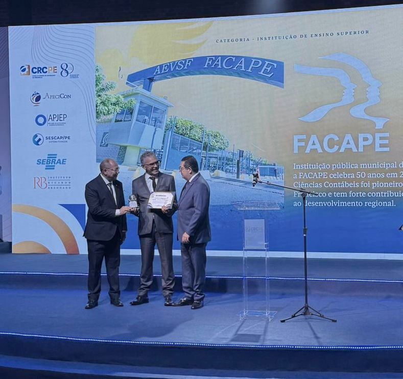 Facape recebe ‘Prêmio Caduceu’ como melhor curso de Contabilidade de Pernambuco