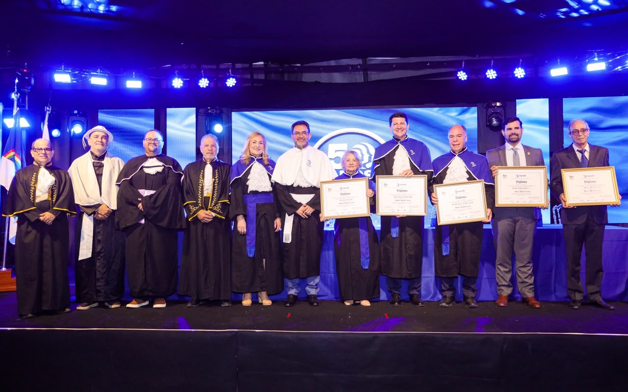 Facape celebra 50 anos e concede títulos de Doutor Honoris Causa